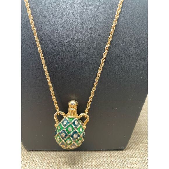 Vintage Jewelry Gorgeous Avon Green Enamel and Rhinestone Jug Necklace - Picture 3 of 13